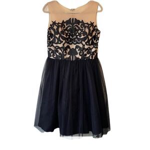 🌻 3 for $25 SALE- Jackie Jon Illusion Neckline Mini Dress